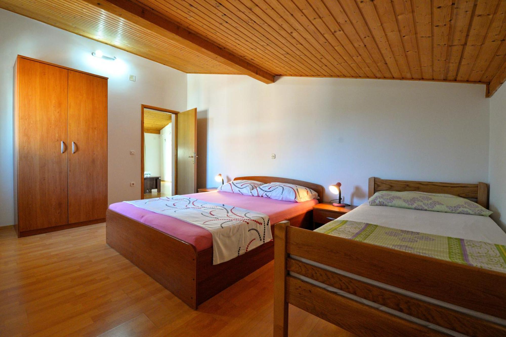 Apartments Goranka 穆泰尔岛 外观 照片