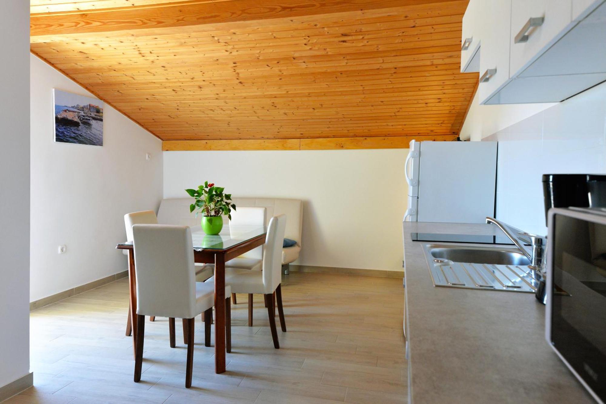 Apartments Goranka 穆泰尔岛 外观 照片