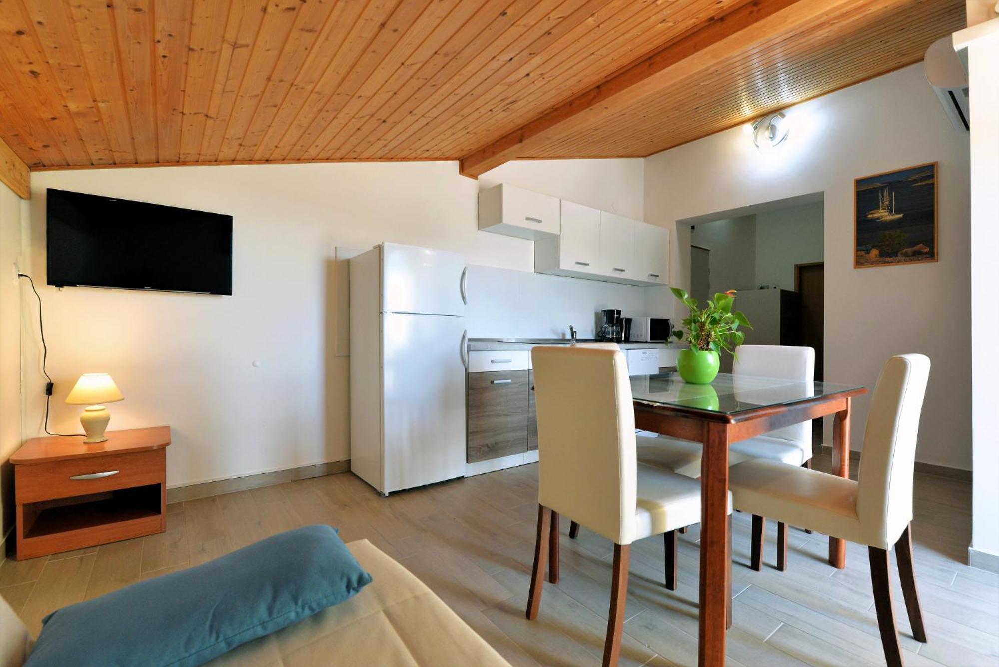 Apartments Goranka 穆泰尔岛 外观 照片