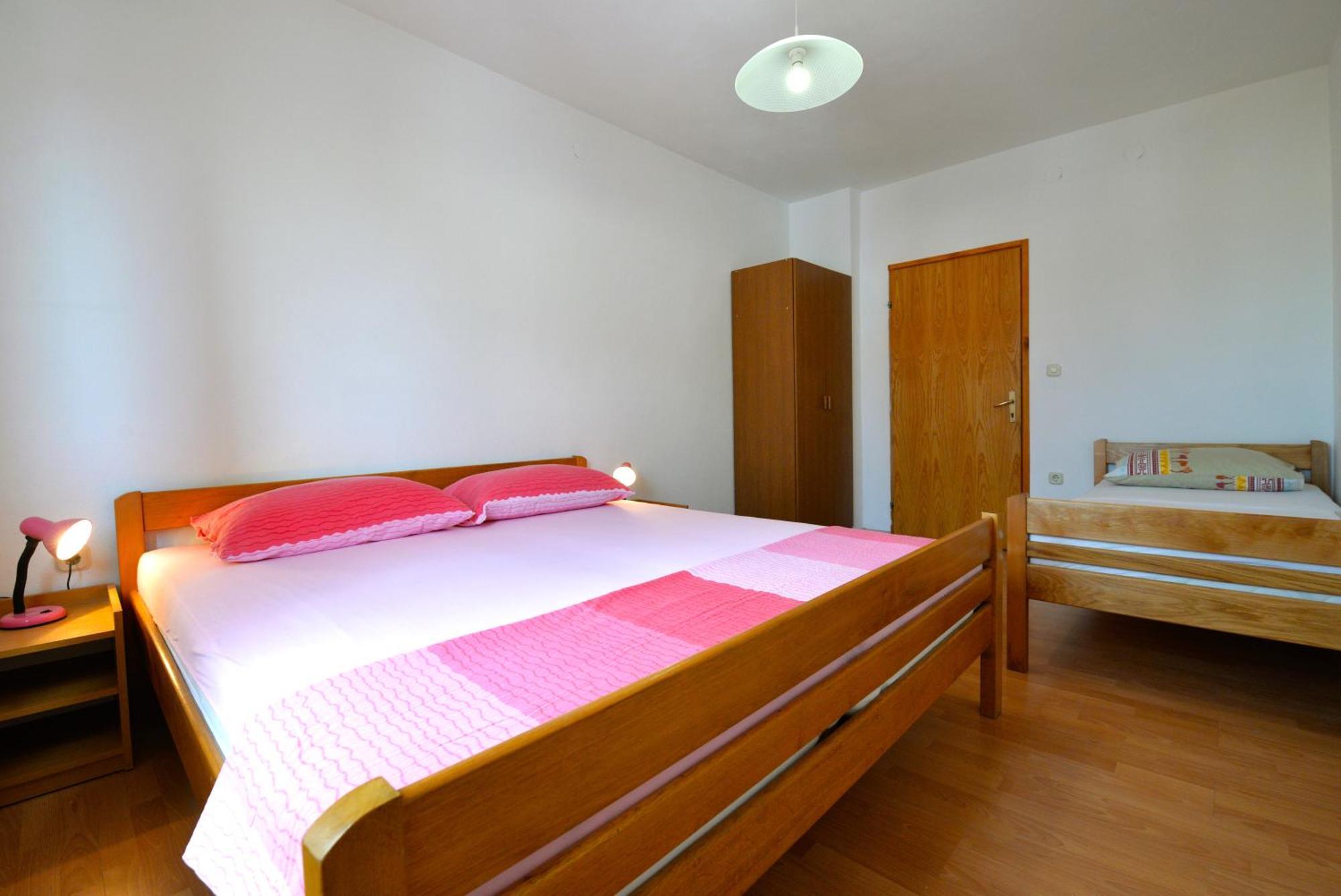 Apartments Goranka 穆泰尔岛 外观 照片