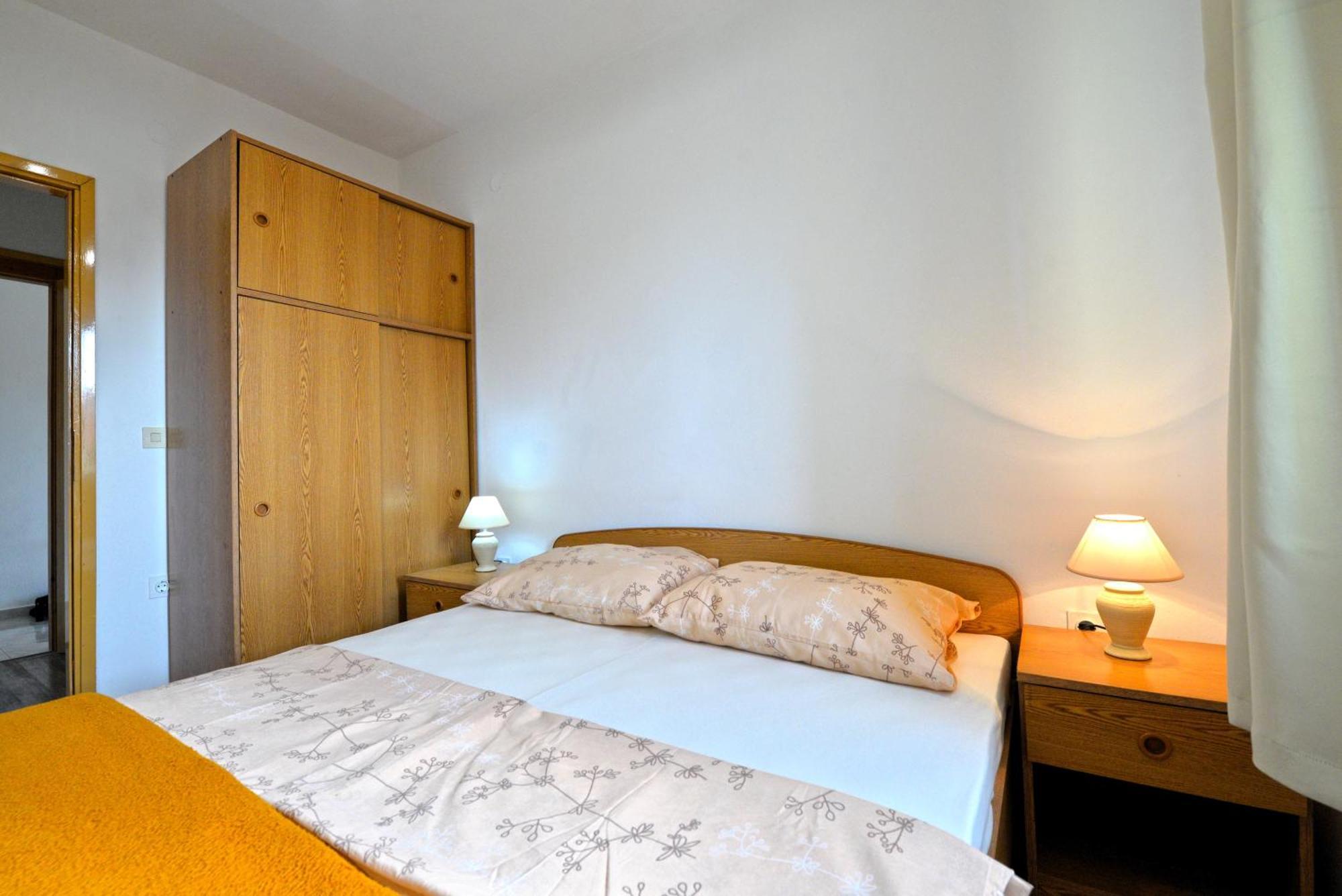 Apartments Goranka 穆泰尔岛 外观 照片